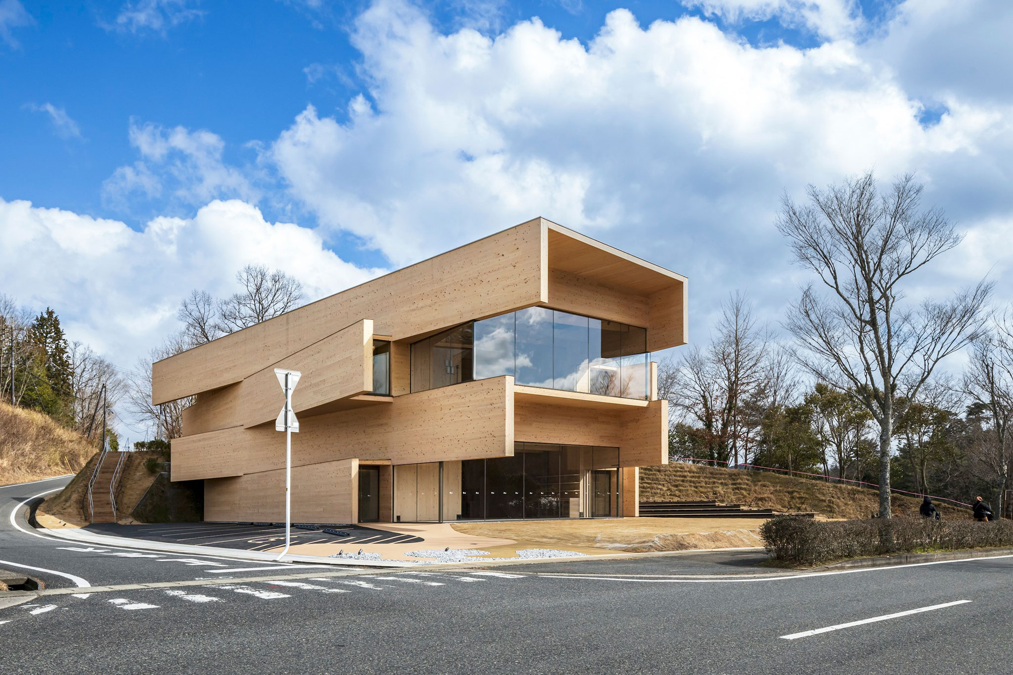 Проекты коммерческих объектов и элитных домов из CLT панелей.